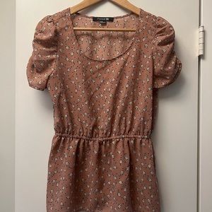 Forever 21 women’s chiffon top.